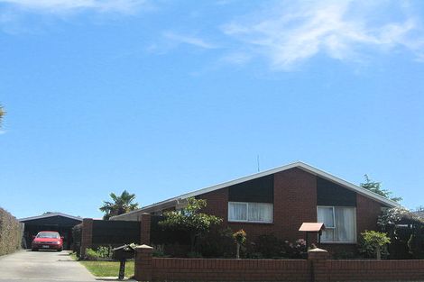 Photo of property in 120 Lake Terrace Road, Burwood, Christchurch, 8061