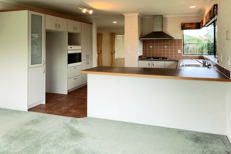 Photo of property in 34 Blackwood Drive, Wattle Downs, Auckland, 2103