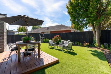 Photo of property in 1/4 Wadeley Road, Ilam, Christchurch, 8041