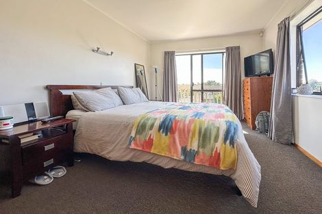 Photo of property in 1/1 Nigel Road, Browns Bay, Auckland, 0630