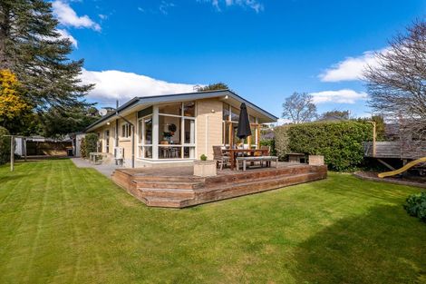 Photo of property in 394 Cashmere Road, Westmorland, Christchurch, 8025