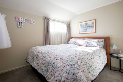 Photo of property in 1/27 Kellaway Drive, East Tamaki, Auckland, 2013