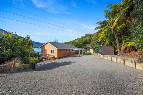 Photo of property in 674 Moetapu Bay Road, Moetapu Bay, Picton, 7282