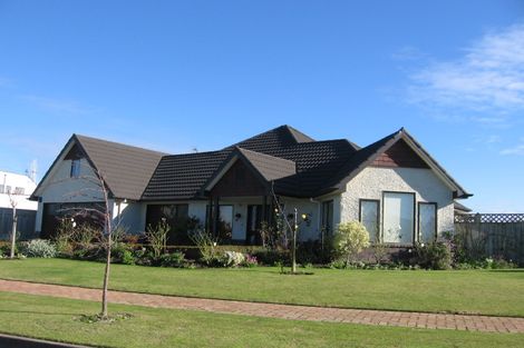 Photo of property in 9 Clearview Drive, Milson, Palmerston North, 4414