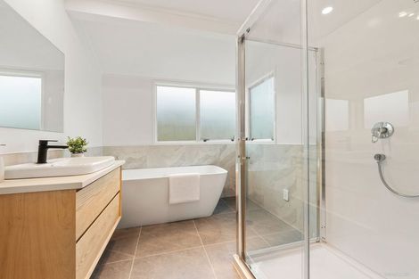 Photo of property in 1 Pahi Place, West Harbour, Auckland, 0618