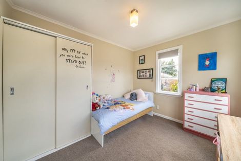 Photo of property in 35 Royal Street, Upper Hutt Central, Upper Hutt, 5018