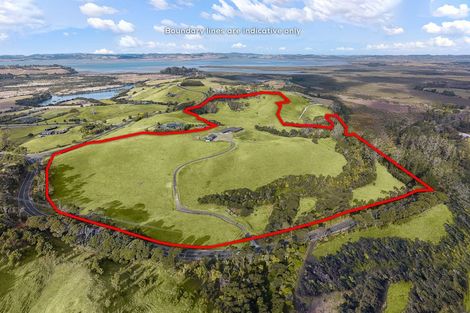 Photo of property in 1088 South Head Road, South Head, Helensville, 0874