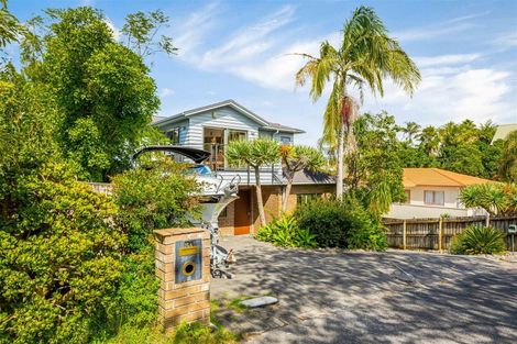 Photo of property in 8a Horizon Way, West Harbour, Auckland, 0618