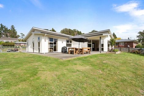 Photo of property in 4 Feltham Street, Hunterville, 4730