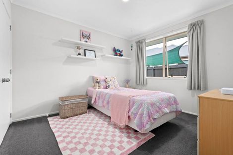 Photo of property in 1 Gresham Place, Rototuna North, Hamilton, 3210