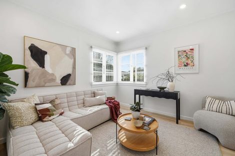 Photo of property in 2/76 Wairoa Road, Narrow Neck, Auckland, 0624