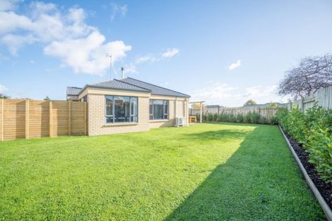 Photo of property in 8 Logan Place, Kelvin Grove, Palmerston North, 4414