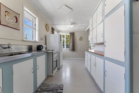 Photo of property in 33 Andrew Avenue, Roslyn, Palmerston North, 4414