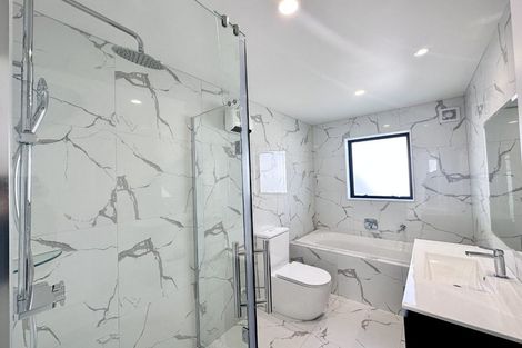 Photo of property in 3b Glennandrew Drive, Half Moon Bay, Auckland, 2012