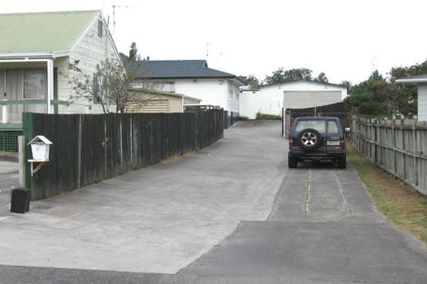 Photo of property in 18 St Margaret Place, West Harbour, Auckland, 0618