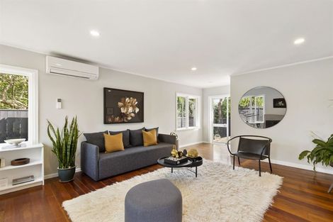 Photo of property in 1/41 College Road, Northcote, Auckland, 0627