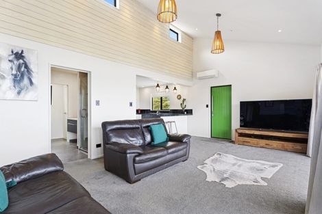 Photo of property in 17 Bridle Path, Lyttelton, 8082