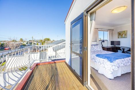 Photo of property in 49a Meeanee Road, Taradale, Napier, 4112