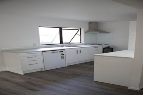 Photo of property in 2/128 Manuka Road, Bayview, Auckland, 0629