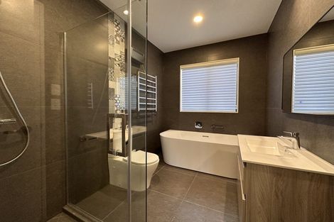 Photo of property in 13 Cara Avenue, Kumeu, 0810