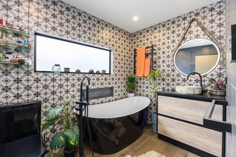 Photo of property in 2/84 Verbena Road, Birkdale, Auckland, 0626