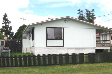 Photo of property in 28a Hayman Place, Beach Haven, Auckland, 0626