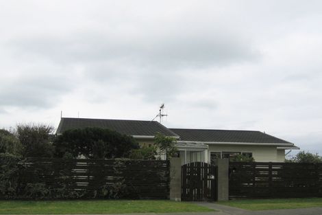 Photo of property in 8 Tahi Road, Paraparaumu Beach, Paraparaumu, 5032