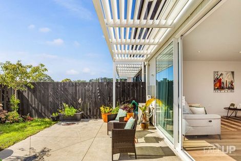 Photo of property in 32 Marine Parade, Hobsonville, Auckland, 0616