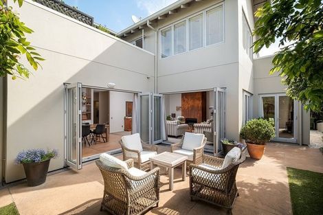 Photo of property in 215b Oceanbeach Road, Mount Maunganui, 3116