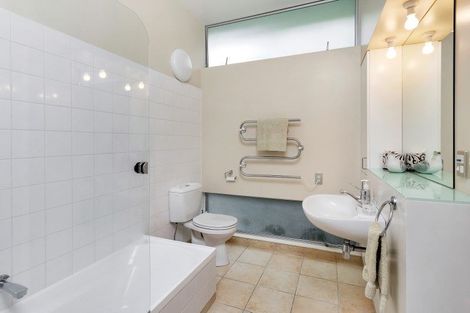 Photo of property in 35a Clifton Road, Hauraki, Auckland, 0622