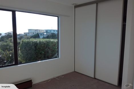 Photo of property in 6 Ashton Fitchett Drive, Brooklyn, Wellington, 6021