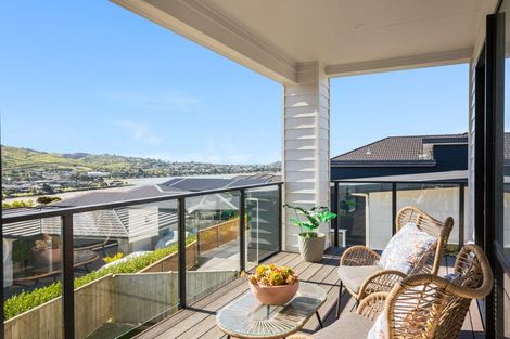 Photo of property in 4 Omaka Place, Aotea, Porirua, 5024