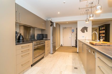 Photo of property in 2/2 Manor Place, Dunedin Central, Dunedin, 9016