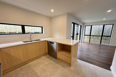 Photo of property in 1d Westall Road, New Lynn, Auckland, 0600