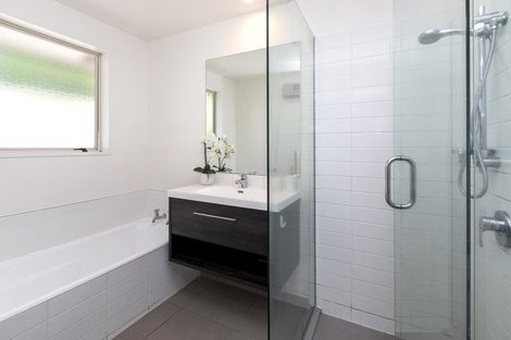 Photo of property in 2/111 Paparoa Street, Papanui, Christchurch, 8053