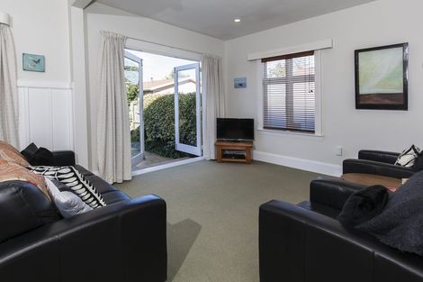 Photo of property in 104 Edward Avenue, Edgeware, Christchurch, 8013