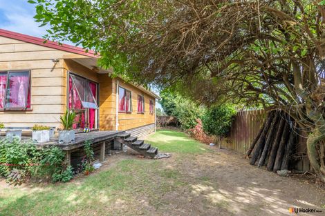 Photo of property in 2/12 De Bloge Place, Clendon Park, Auckland, 2103