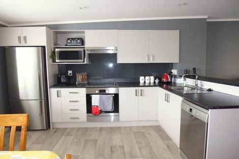 Photo of property in 18/3 Kelvin Grove, Te Aro, Wellington, 6011