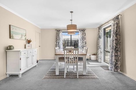 Photo of property in 12 Bella Villa Drive, Waiuku, 2123