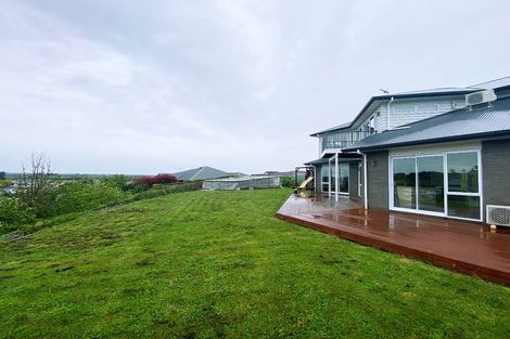 Photo of property in 16 Castleton Way, Flagstaff, Hamilton, 3210