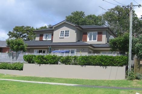 Photo of property in 42 Corunna Road, Milford, Auckland, 0620