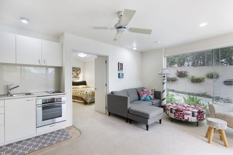Photo of property in 20 Pacific Parade, Army Bay, Whangaparaoa, 0930