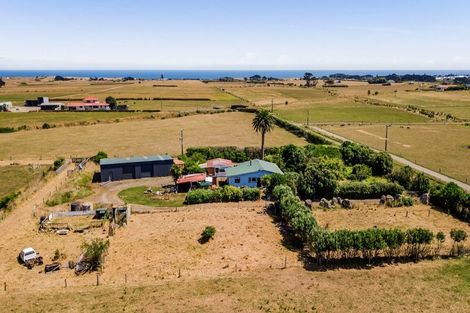 Photo of property in 40 Young Road, Opunake, 4682