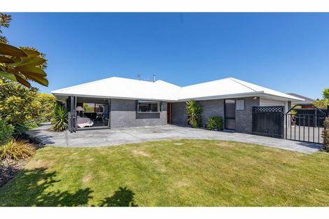 Photo of property in 16 Vanderbilt Place, Halswell, Christchurch, 8025