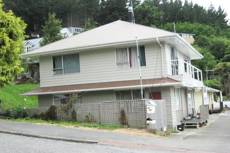 Photo of property in 26 Voelas Road, Lyttelton, 8082