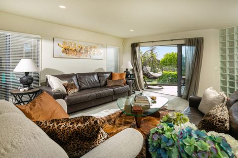 Photo of property in 2/35 Channel View Road, Campbells Bay, Auckland, 0630