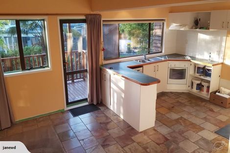 Photo of property in 1/17 Sandown Road, Rothesay Bay, Auckland, 0630