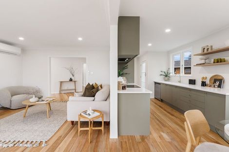 Photo of property in 46 Colwill Road, Massey, Auckland, 0614