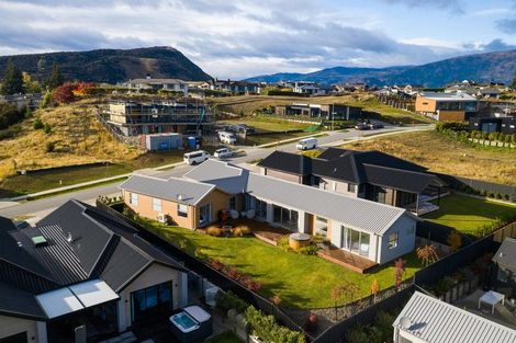 Photo of property in 8 The Heights Avenue, Wanaka, 9305