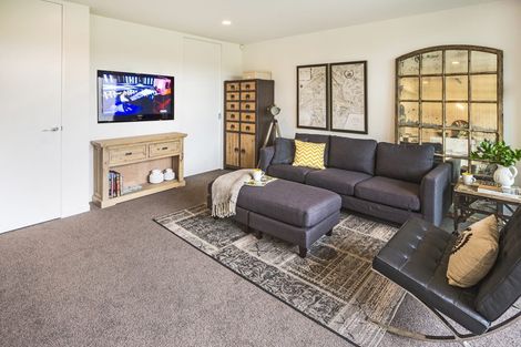 Photo of property in 13 Bickerton Way, Flat Bush, Auckland, 2019